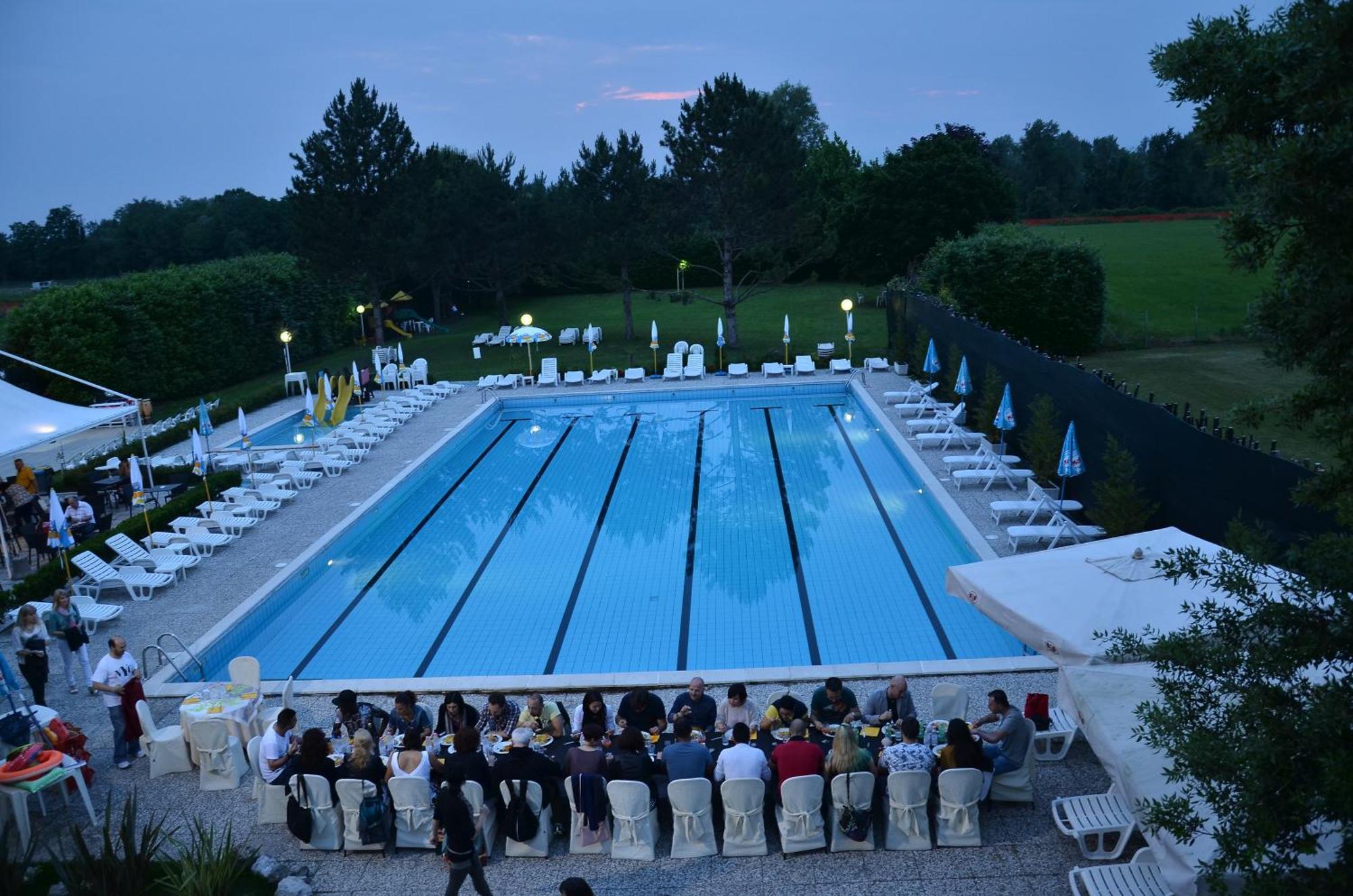 Hotel Sporting Casarsa della Delizia Esterno foto