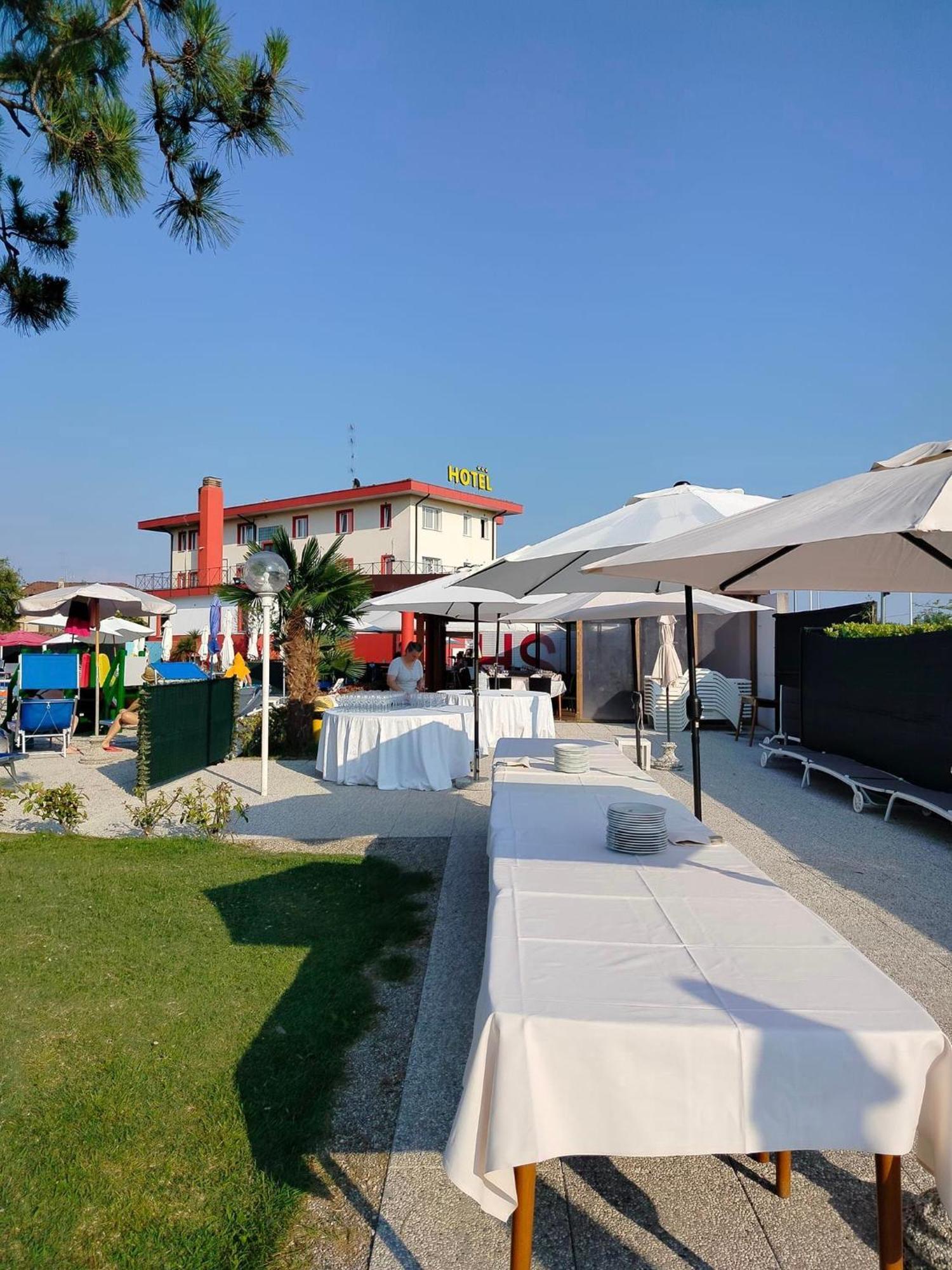 Hotel Sporting Casarsa della Delizia Esterno foto