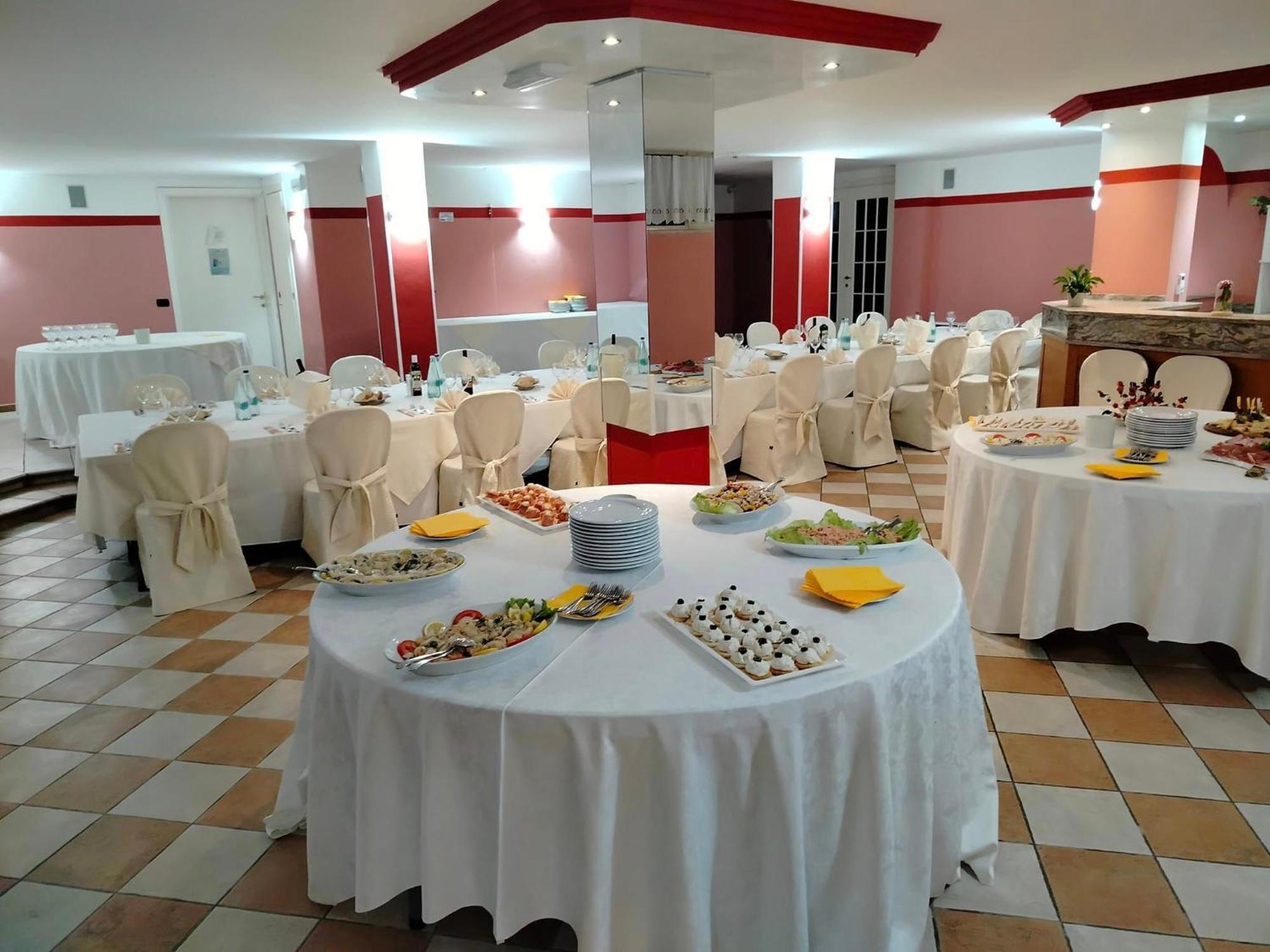 Hotel Sporting Casarsa della Delizia Esterno foto