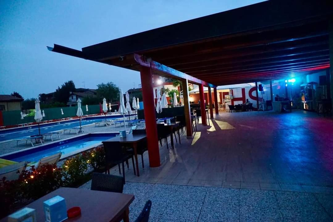 Hotel Sporting Casarsa della Delizia Esterno foto
